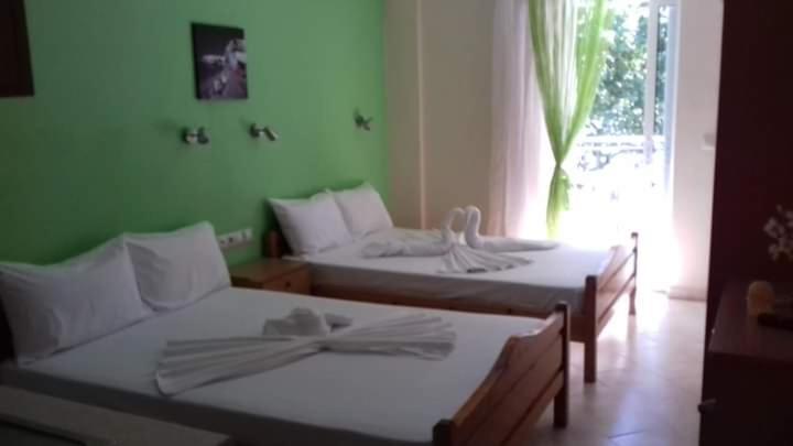 Poseidon Rooms Vrasná Buitenkant foto