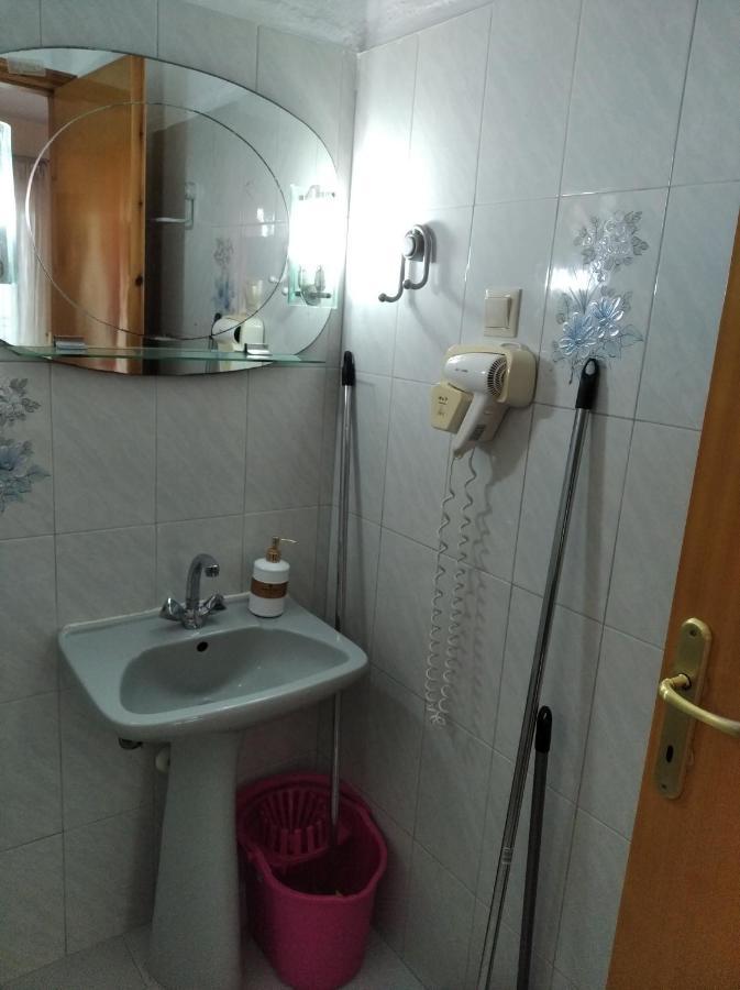 Poseidon Rooms Vrasná Buitenkant foto