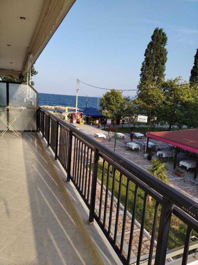 Poseidon Rooms Vrasná Buitenkant foto
